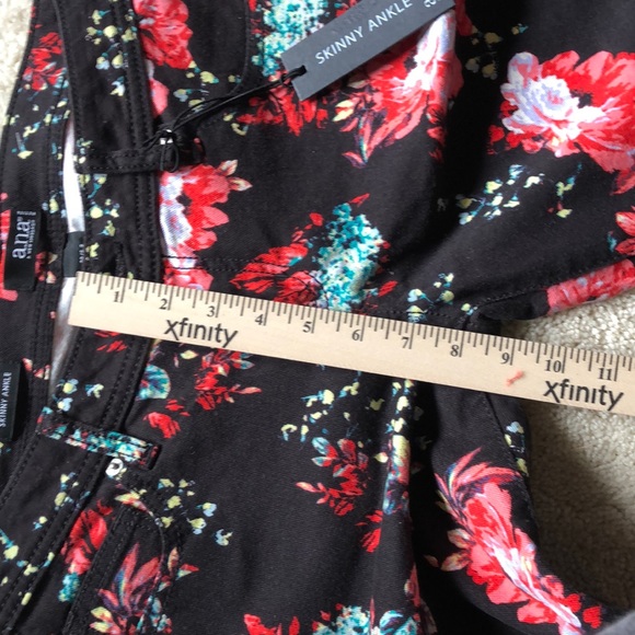 Floral skinny ankle pants/jeans, stretchy material - Picture 11 of 11